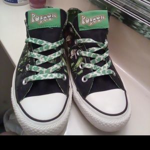 Converse low top. DC Comics Poison Ivy.